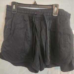 Lululemon Varsity Shorts Size 6 Black NWT